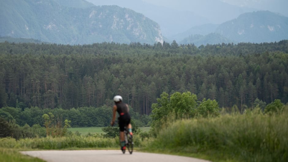 Five Cold-Weather Cycling Base Layers That Stay Dry
