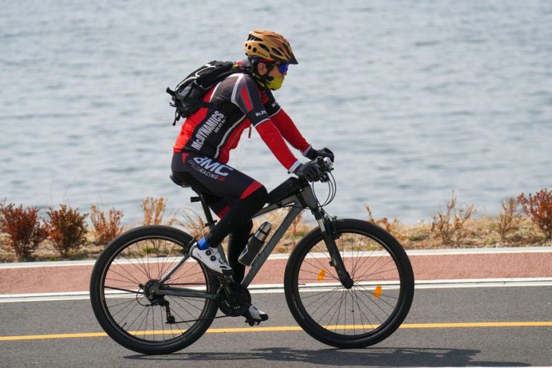 Waterproof Overshoes for Wet February Rides: When They Pay Off