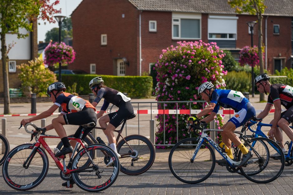 Gravel Bike Tire Pressure: Set PSI for Mixed Routes